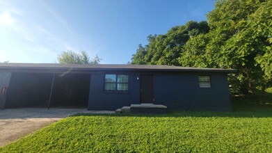 Building Photo - 4006 Foster Ave SW