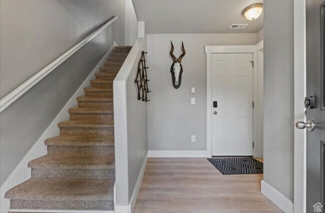 Foto del edificio - 3709 S Gowan Ln