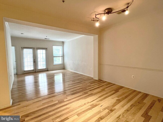 Foto del edificio - 11800 Old Georgetown Rd