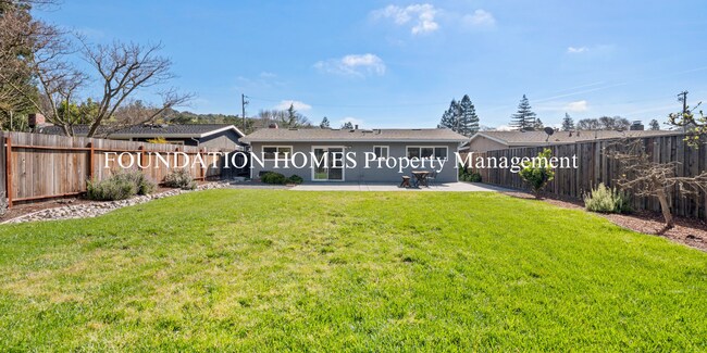 Building Photo - Recently remodeled Ranch home near downtow...