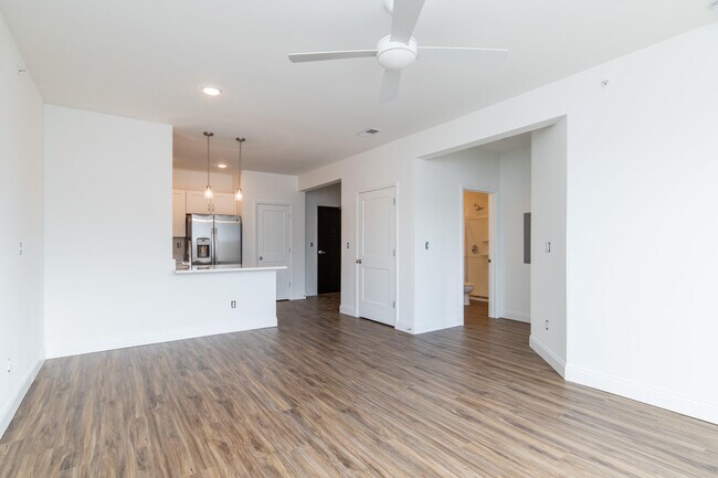 Building Photo - 231 Walton Ave