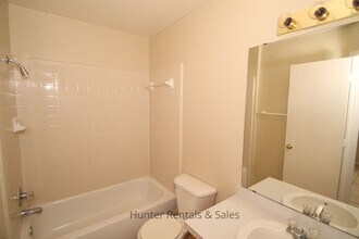 Building Photo - 4504 Jeff Scott Dr