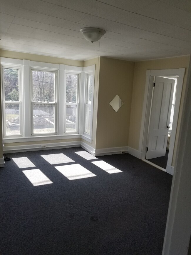 14 Dinsmore St, Skowhegan, ME 04976 Apartments in Skowhegan, ME