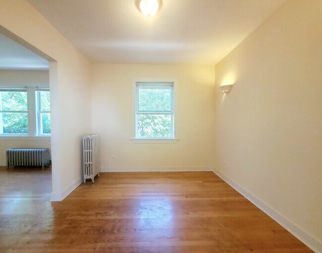 Building Photo - 2242 N Monticello Ave