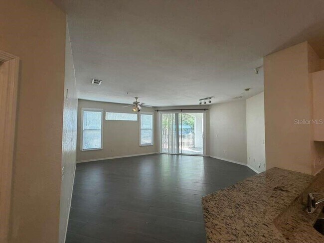 Foto del edificio - 2639 Maitland Crossing Way