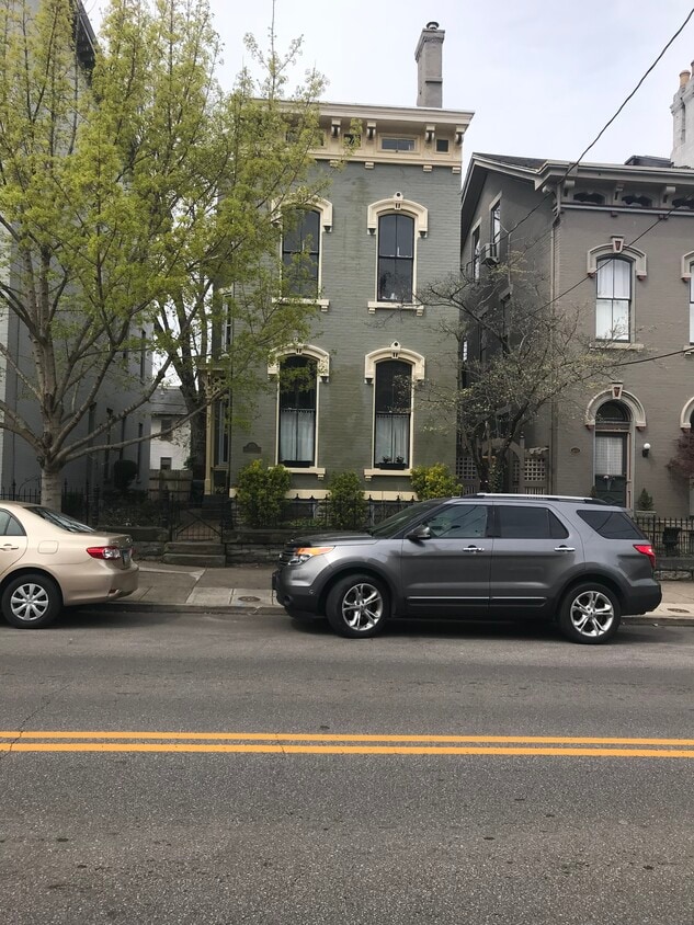 Foto principal - 1033 Russell St