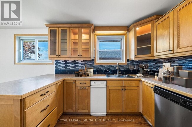 Building Photo - 232 Harmony Rd N