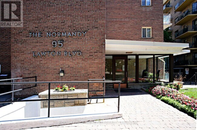 Photo du bâtiment - 95-595 Lawton Blvd