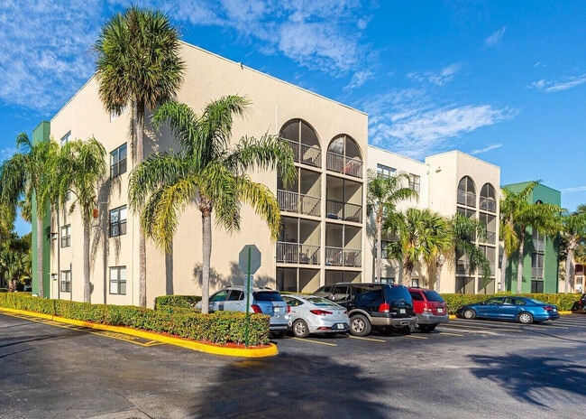 Foto del edificio - 17350 NW 68th Ave