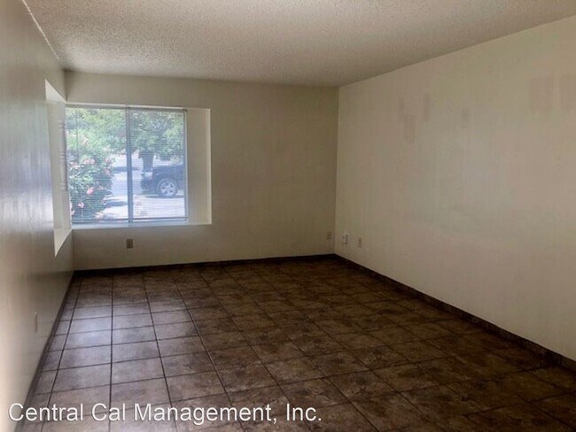 Building Photo - 113 Universe Ave