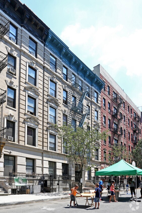Building Photo - 529 W 151st St