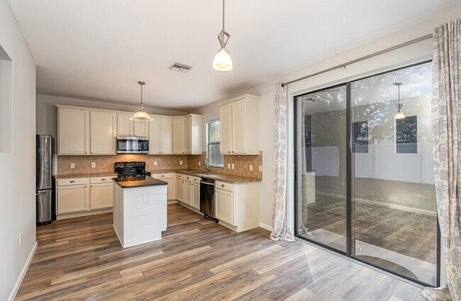 Building Photo - 764 Dryden Cir