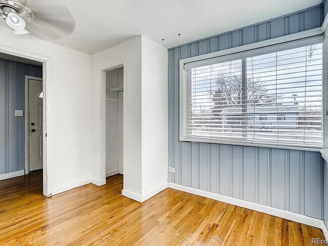 Vista del dormitorio. Totalmente amueblado. - 1132 S Zenobia St