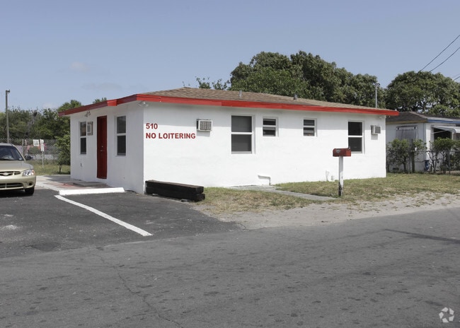 Building Photo - The Aderly Rooming House