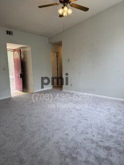 Foto del edificio - 111 Primrose Dr