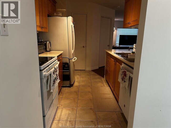 Photo du bâtiment - 1535 Grand Marais Rd W