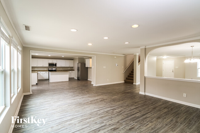Building Photo - 3312 Aldwych Way