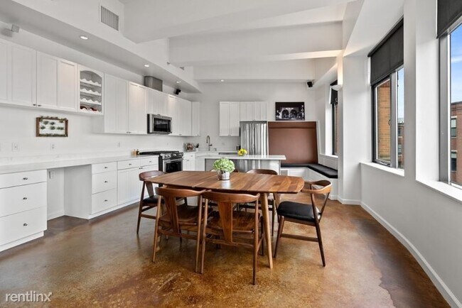 Foto del edificio - 1200 Washington St