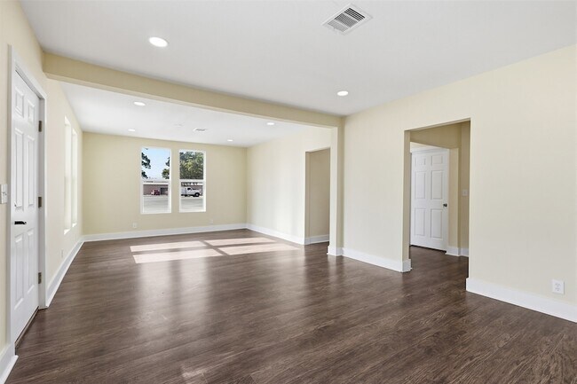 Building Photo - 1410 Fannin St