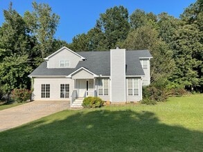 Building Photo - 81 Abbotsford Dr