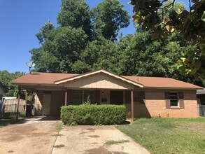 Building Photo - 802 Navaho Trail