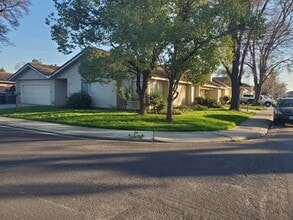 Building Photo - 3904 Monteview Dr