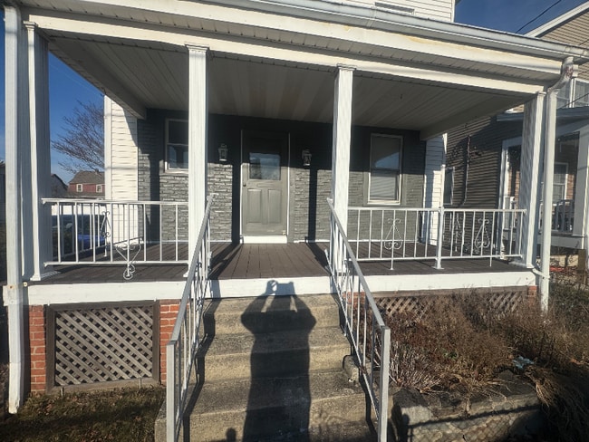 Photo - 30 Metacomet Ave House