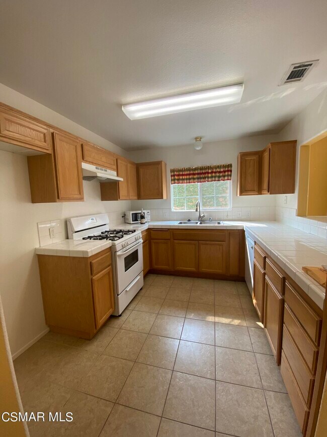 Building Photo - 2307 Cuesta Ln