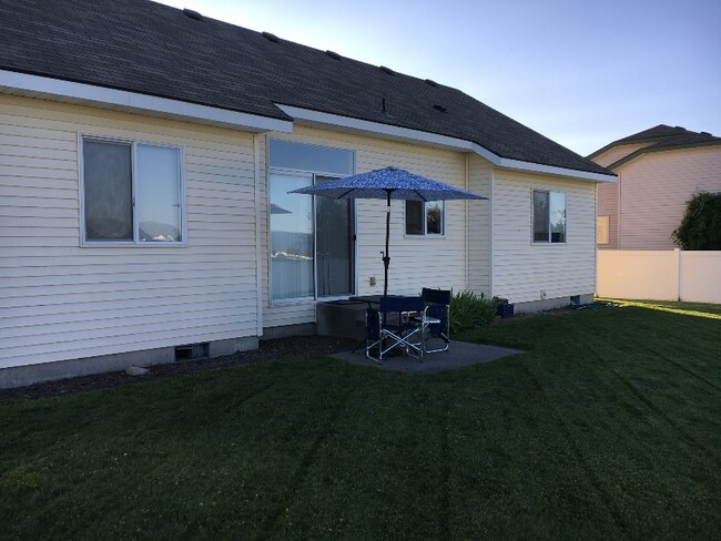 Foto del edificio - 7364 Courcelles Pkwy