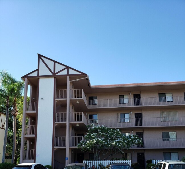 Foto del edificio - 7281 Amberly Ln