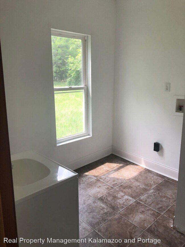 Foto del edificio - 3 br, 1 bath House - 704 White Oak