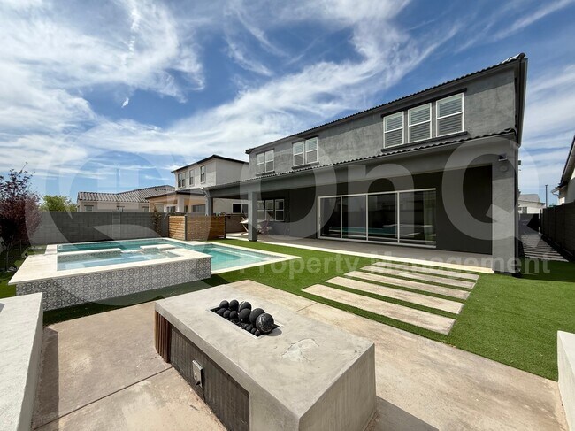 Foto del edificio - 10207 E Tillman Ave