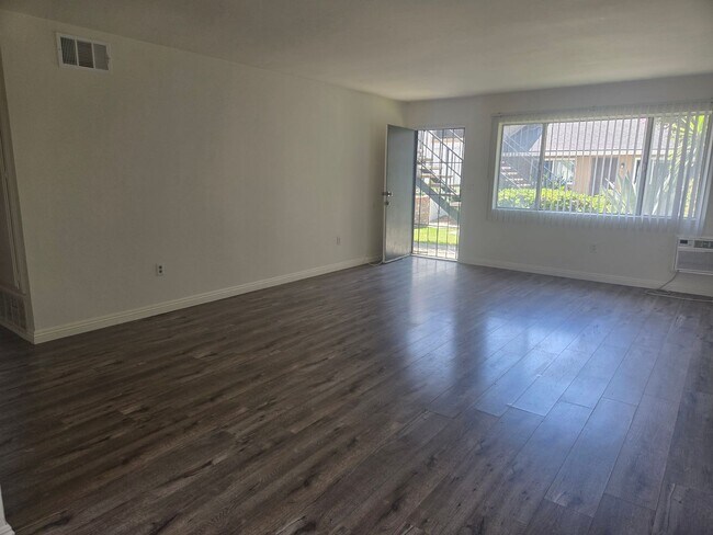 Foto del edificio - 2072 S Nautical St