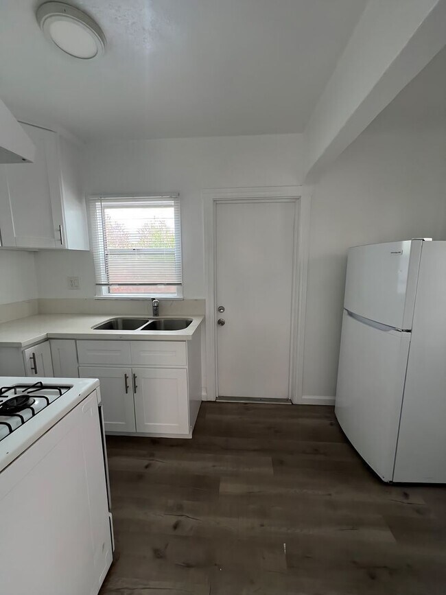 Foto del edificio - 542 W 49th St