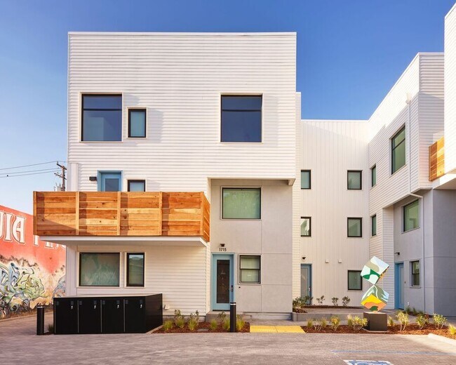 Building Photo - ArtHaus Mandela - $1000 look and lease