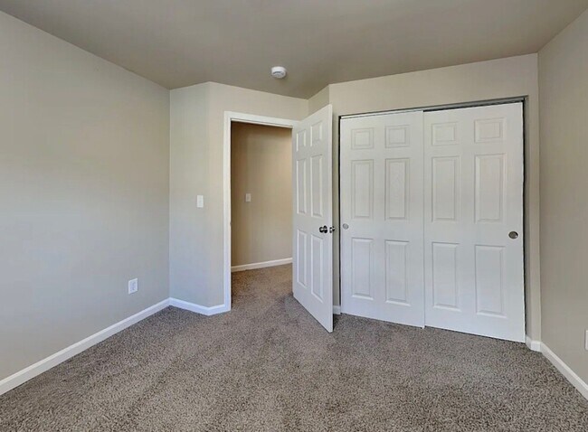 Foto del edificio - 6239 Countryman Ln E