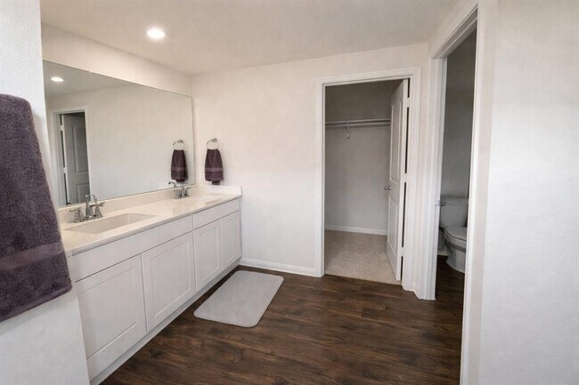 Foto del edificio - 608 Mais Dr