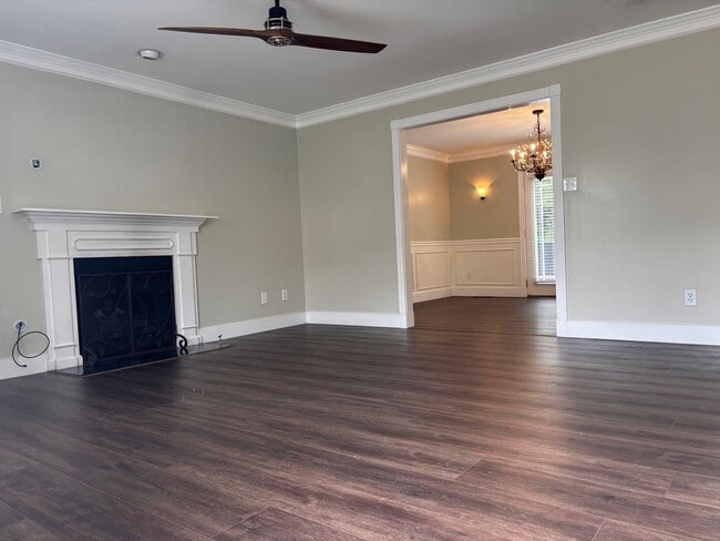 Building Photo - Knoxville 37919 - 3 bedroom, 2.5 bath home - Call Jeremy Logan (865) 307-2273