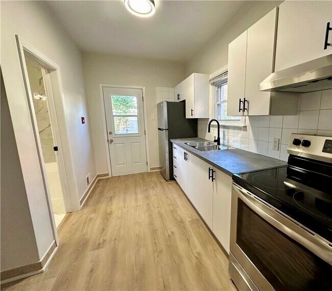 Photo du bâtiment - 162 Ivy Crescent