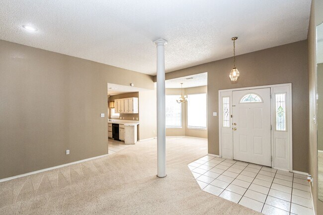 Foto del edificio - Large 3 Bedroom Home
