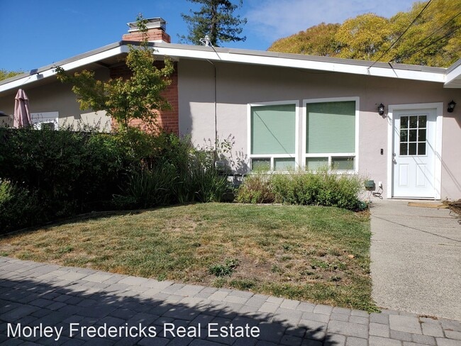 Foto del edificio - 3 br, 2 bath House - 6 Stadium Way