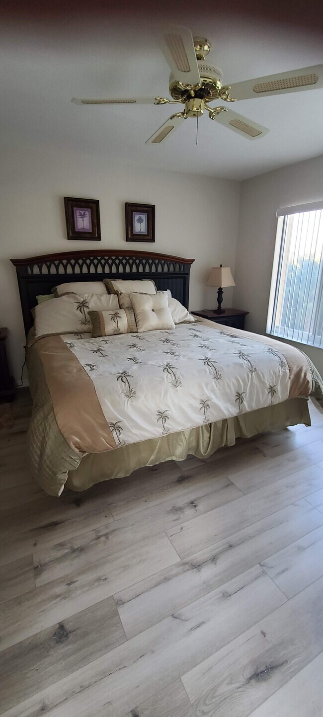 Master Bedroom - 15171 Cedarwood Ln