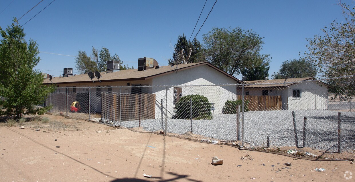 Building Photo - 20472 Rimrock Rd