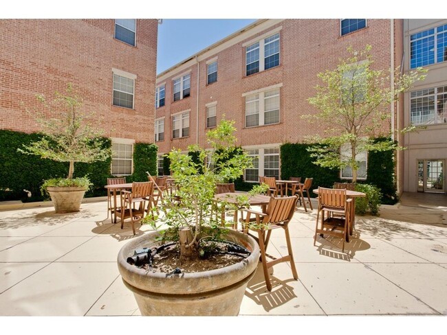 Foto del edificio - 2305 Worthington St