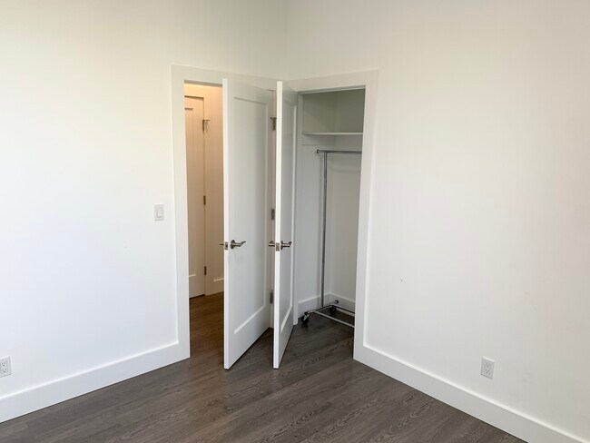 Foto del edificio - 2131 Grove St