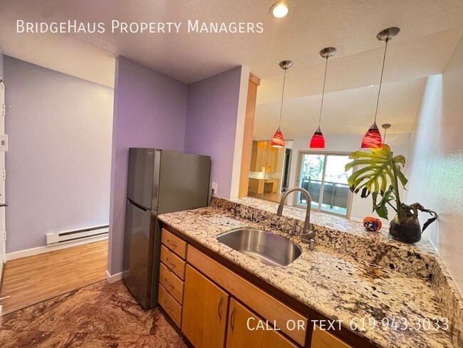Building Photo - 1625 Hotel Cir S