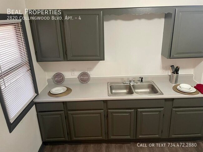 Foto del edificio - 2820 Collingwood Blvd