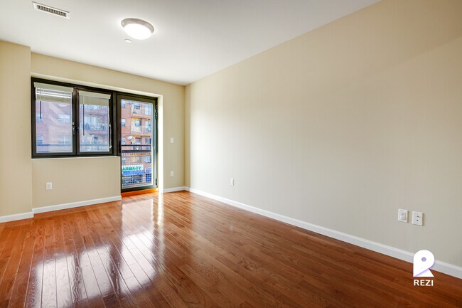 Building Photo - 172-18 Jamaica Ave