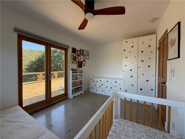 Foto del edificio - 8515 Crescent Dr