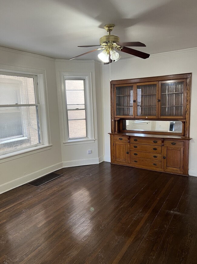 Building Photo - 3741 W Irving Park Rd